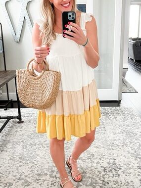 Tiered Ruffled Sleeveless Dress in White Tan and Yellow Rayon Size Large